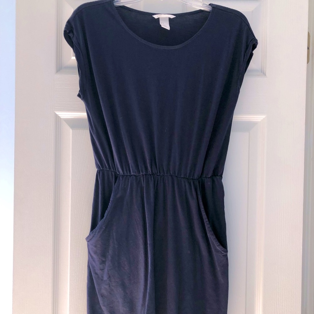 Navy blue dress with pockets